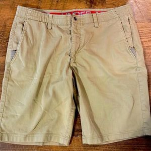 Under Armour Goof shorts- khaki